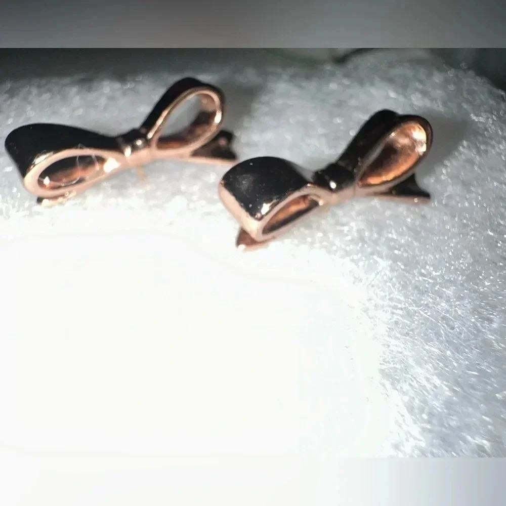 Genuine Vintage Kate Spade Gold Tone Bow Stud Earring